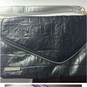 Go check out the purses listed on my page!!!